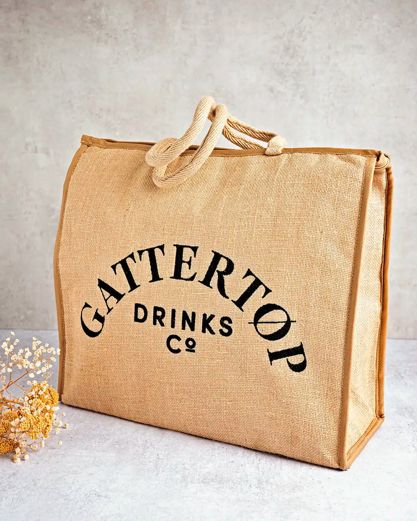 Cooler tote bag for outdoor dining and picnics